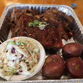 Foto de High On The Hog BBQ - Middleburgh, NY, Estados Unidos. The Platter
