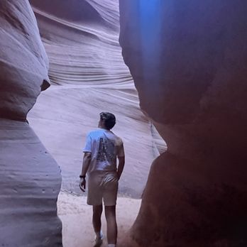 Taadidiin Tours - Inside - Walking Tours Near Me - Page, Arizona Taadidiin Tours - Inside - Walking Tours Near Me - Page, Arizona