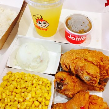 Jollibee - Spicy chicken, corn, mashed potatoes and pineapple juice. - Fast Food Near Me - Tukwila, Washington