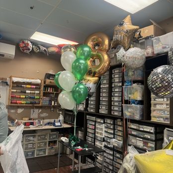 Hawaii Balloon Company - Son's bouquet balloon - Balloon Services Near Me - Honolulu, Hawaii Hawaii Balloon Company - Son's bouquet balloon - Balloon Services Near Me - Honolulu, Hawaii