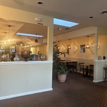Bangkok House Restaurant - Interior - Thai Near Me - Wilmington, Delaware Bangkok House Restaurant - Interior - Thai Near Me - Wilmington, Delaware