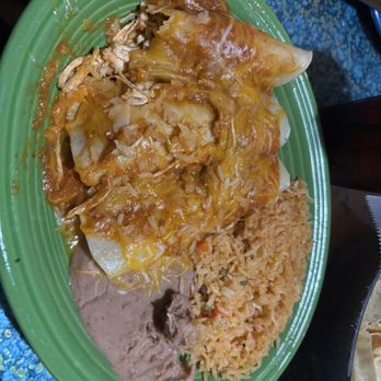 Rosalita's Cantina - Chicken Enchiladas with Rancherito Sauce - Mexican Near Me - Saint Louis, Missouri Rosalita's Cantina - Chicken Enchiladas with Rancherito Sauce - Mexican Near Me - Saint Louis, Missouri