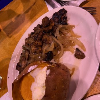 Texas Roadhouse - Barbeque Near Me - Waterbury, Connecticut