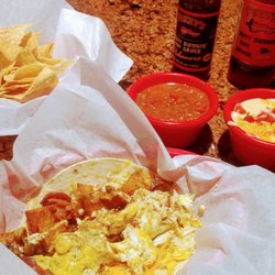 Beakfast Taco Queso & Salsa