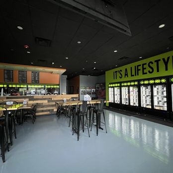 Clean Eatz - dining room and fully stocked frozen grab and go meals - Juice Bars & Smoothies Near Me - Rochester Hills, Michigan Clean Eatz - dining room and fully stocked frozen grab and go meals - Juice Bars & Smoothies Near Me - Rochester Hills, Michigan