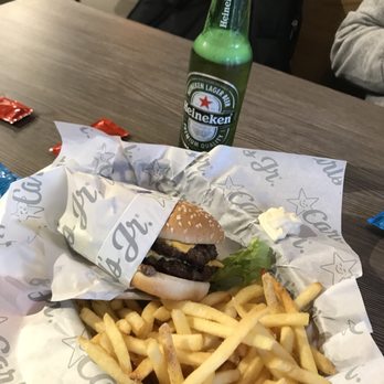 Carl's Jr. - Burgers Near Me - Madrid, M