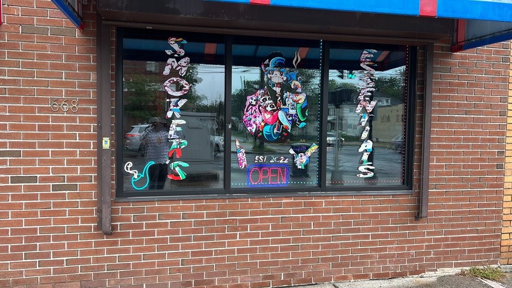 SMOKERS ESSENTIALS Updated June 2024 668 Bluehills Ave, Hartford