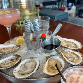 Reelhouse Oyster Bar - Oysters - Salad Near Me - Boston, Massachusetts