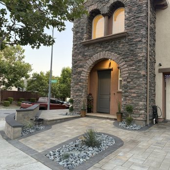 GCG Landscaping & Masonry - Front entry to house from street and driveway - Masonry/Concrete Near Me GCG Landscaping & Masonry - Front entry to house from street and driveway - Masonry/Concrete Near Me