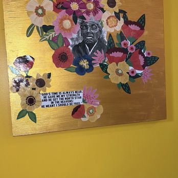 Lutunji's Palate - Decor - Desserts Near Me - Minneapolis, Minnesota
