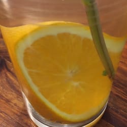 Zeytuun - Orange water up close and personal