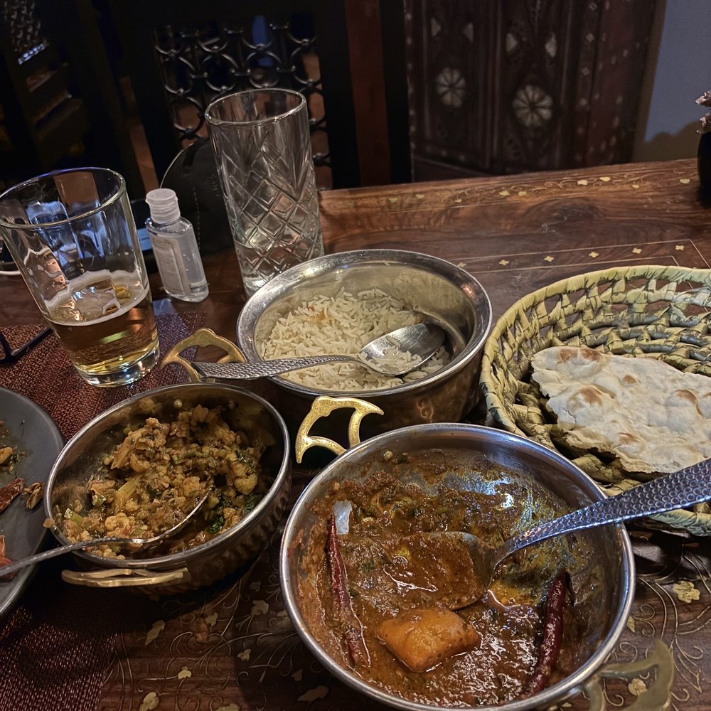 Tandoor - Aloo Gobi, Shrimp Vindaloo, Naan, Rice - Indian Near Me - México, D.F., DIF