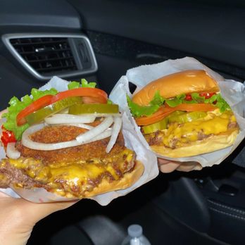 Shake Shack 479 Route 17 South - Paramus - Burgers Near Me - Paramus, New Jersey Shake Shack 479 Route 17 South - Paramus - Burgers Near Me - Paramus, New Jersey