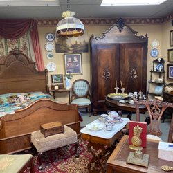 Just Friends Antique Shop