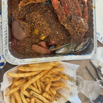 Bubbas Crab House - 3 Ibs - 2 shrimp, 1 mussels. An order of crab legs. - Cajun/Creole Near Me - Rowland Heights, California