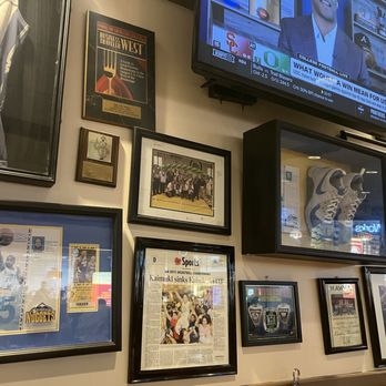 Big City Diner - Inside - Diners Near Me - Kaneohe, Hawaii Big City Diner - Inside - Diners Near Me - Kaneohe, Hawaii