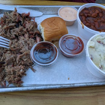 Firehouse Que & Brew - Pulled Pork, Cowboy Beans, Garlic Mash - Barbeque Near Me - Fallbrook, California Firehouse Que & Brew - Pulled Pork, Cowboy Beans, Garlic Mash - Barbeque Near Me - Fallbrook, California
