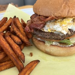 Chapps Burgers - "Knockout" Burger with sweet potato fries