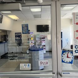 US Post Office - They close for lunch