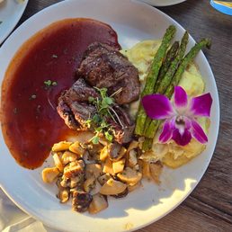 Elk medium rare. Elk medium rare.