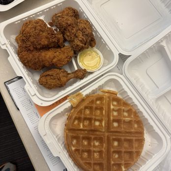 Blue Plate - Chicken and waffles! Yum!!! - American Near Me - Petaluma, California Blue Plate - Chicken and waffles! Yum!!! - American Near Me - Petaluma, California