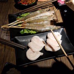 火鍋館 - エビ！まだ生きてました。
