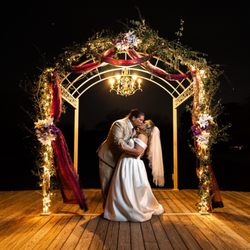 Kemah Gardens - Midnight Kiss