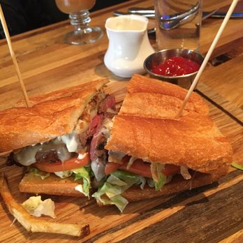 105-Ten Bar & Grill - Steak Sandwich - Bars Near Me - Briarcliff Manor, New York
