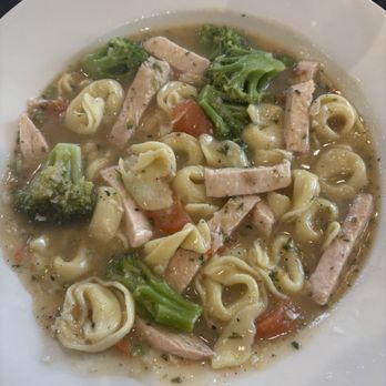 Frank's Italian Restaurant - Tortellini in white wine sauce - Italian Near Me - Van Buren, Arkansas Frank's Italian Restaurant - Tortellini in white wine sauce - Italian Near Me - Van Buren, Arkansas