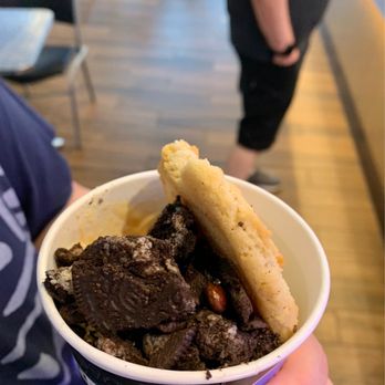 CREAM - Cookie Sundae (1 cookie, one scoop of ice cream & 2 toppings). - Desserts Near Me - Concord, California