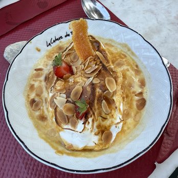 La Cabane du Fier - Oeufs a la neige dessert - Seafood Near Me - Ars En Ré, 17 La Cabane du Fier - Oeufs a la neige dessert - Seafood Near Me - Ars En Ré, 17