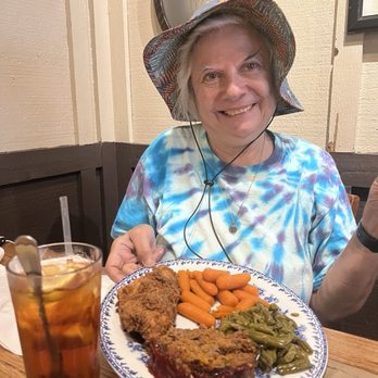 Cracker Barrel Old Country Store - Chicken &!meatloaf the best - Breakfast & Brunch Near Me - Phoenix, Arizona Cracker Barrel Old Country Store - Chicken &!meatloaf the best - Breakfast & Brunch Near Me - Phoenix, Arizona