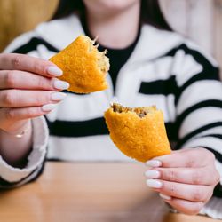 Las Caleñitas Restaurant & Bakery - Colombian Empanadas
