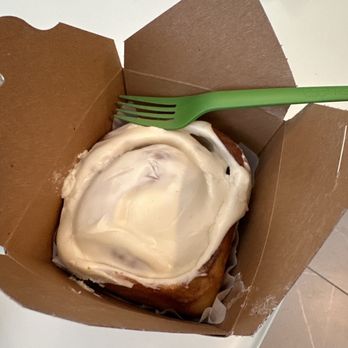 Dahlia Bakery - Cinnamon Roll $7 - Bakeries Near Me - Seattle, Washington