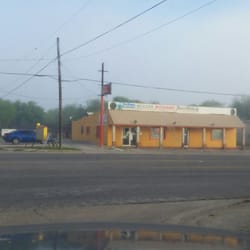 Jesus Maria Restaurant - View of Jesus Maria from across the street.  The Beeville city pool is right behind me.