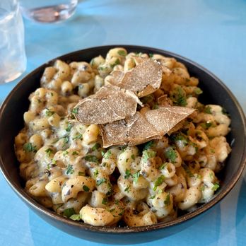 Maynard - Truffle mac&cheese - Southern Near Me - Montreal, Quebec Maynard - Truffle mac&cheese - Southern Near Me - Montreal, Quebec