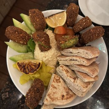 Barney's Gourmet Hamburgers - Mediterranean Plate - Burgers Near Me - Berkeley, California Barney's Gourmet Hamburgers - Mediterranean Plate - Burgers Near Me - Berkeley, California