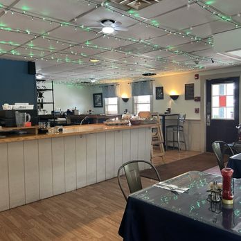 Stowell's Café - Inside - Cafes Near Me - Plymouth, Massachusetts Stowell's Café - Inside - Cafes Near Me - Plymouth, Massachusetts