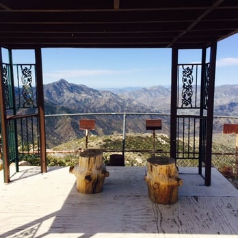 Vetter Mountain Lookout - Enclosed area at the top. - Hiking Near Me - La Cañada Flintridge, California