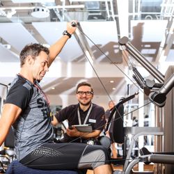 Bavarese fitnessclub - Training an modernsten Geräten...