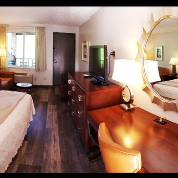 Townsend River Breeze Inn - New furniture, T.V.s, flooring, beds, pictures, and walls. - Hotels Near Me - Townsend, Tennessee