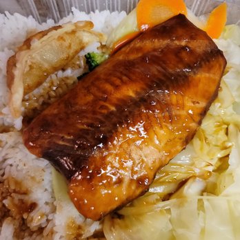 Bentoz Teriyaki - Salmon Teriyaki plate with gyoza - Japanese Near Me - Portland, Oregon Bentoz Teriyaki - Salmon Teriyaki plate with gyoza - Japanese Near Me - Portland, Oregon