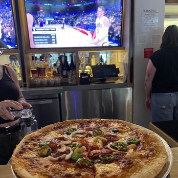 Pijja Palace - Sports Bars Near Me - Los Angeles, California Pijja Palace - Sports Bars Near Me - Los Angeles, California