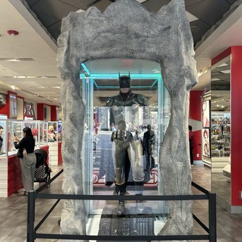 Celebrity Authentics - Hobby Shops Near Me - Universal City, California