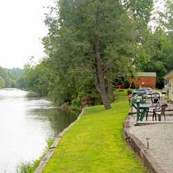 Riverbend Lodging - Your room is steps away from fishing the river (and grills to cook your catch)!