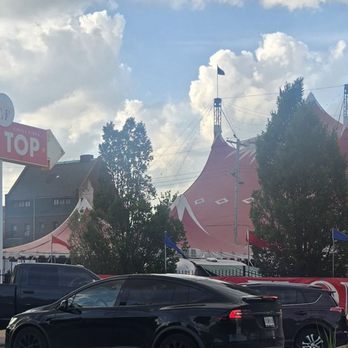 Circus Flora - Outside - Performing Arts Near Me - Saint Louis, Missouri