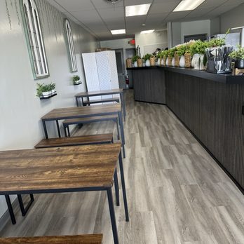 Mango House Cafe - Themed Cafes Near Me - Des Plaines, Illinois