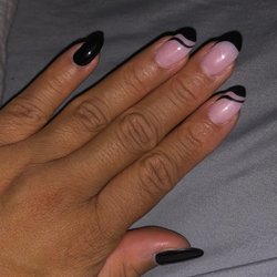 Ivy Nails & Spa - Short, Almond with design