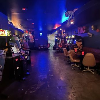 Blipsy Bar - Inside - Dive Bars Near Me - Los Angeles, California Blipsy Bar - Inside - Dive Bars Near Me - Los Angeles, California