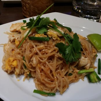 Num - Chicken pad Thai - Thai Near Me - Paris, 75 Num - Chicken pad Thai - Thai Near Me - Paris, 75